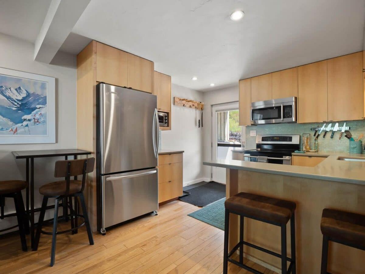 Relaxing 2 Bedroom Steps From Vail Resort Екстериор снимка